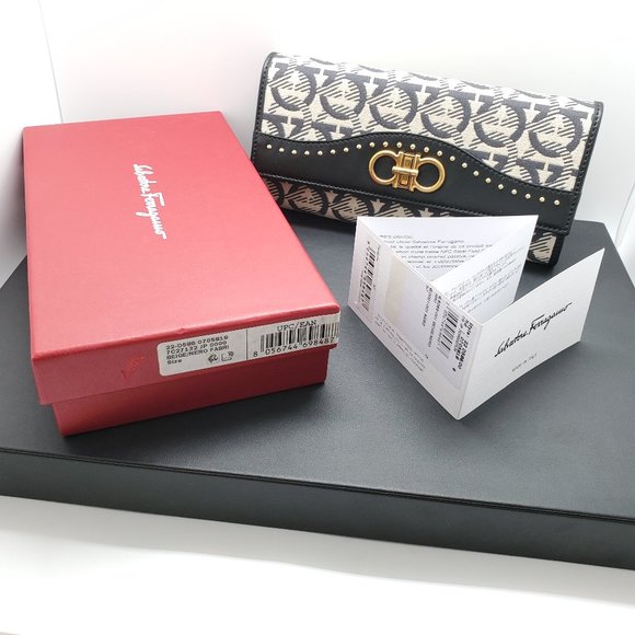 Salvatore Ferragamo Wallet - Picture 3 of 12